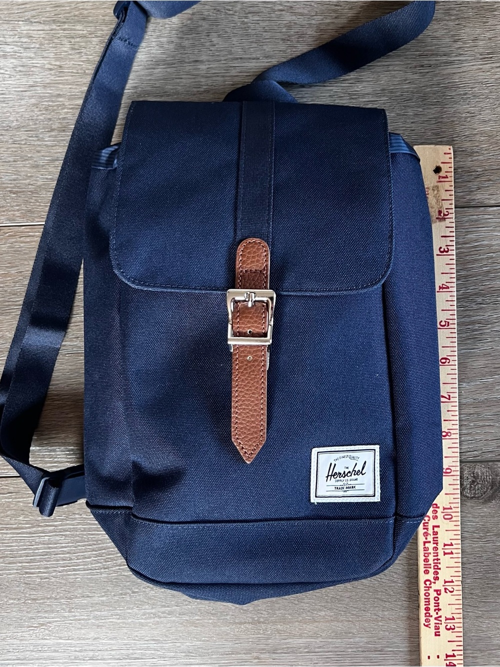 NWOT Herschel Supply Company Navy Canvas Backpack with Brown magnetic strap - Picture 14 of 16